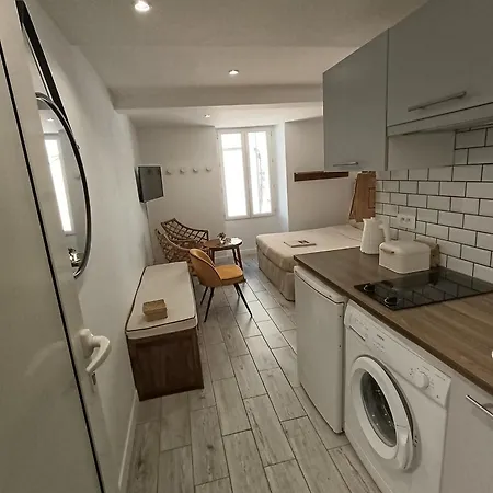 A 2 Minutes Du Port Apartman *