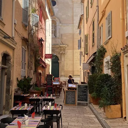 A 2 Minutes Du Port Σαιν-Τροπέ